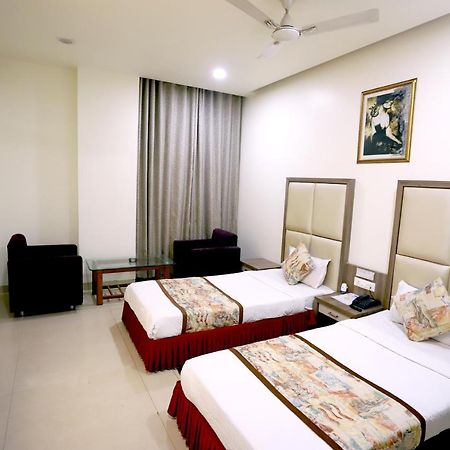 Hotel Blue Pearl โบปาล ภายนอก รูปภาพ