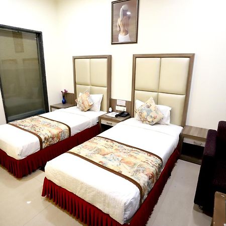 Hotel Blue Pearl โบปาล ภายนอก รูปภาพ