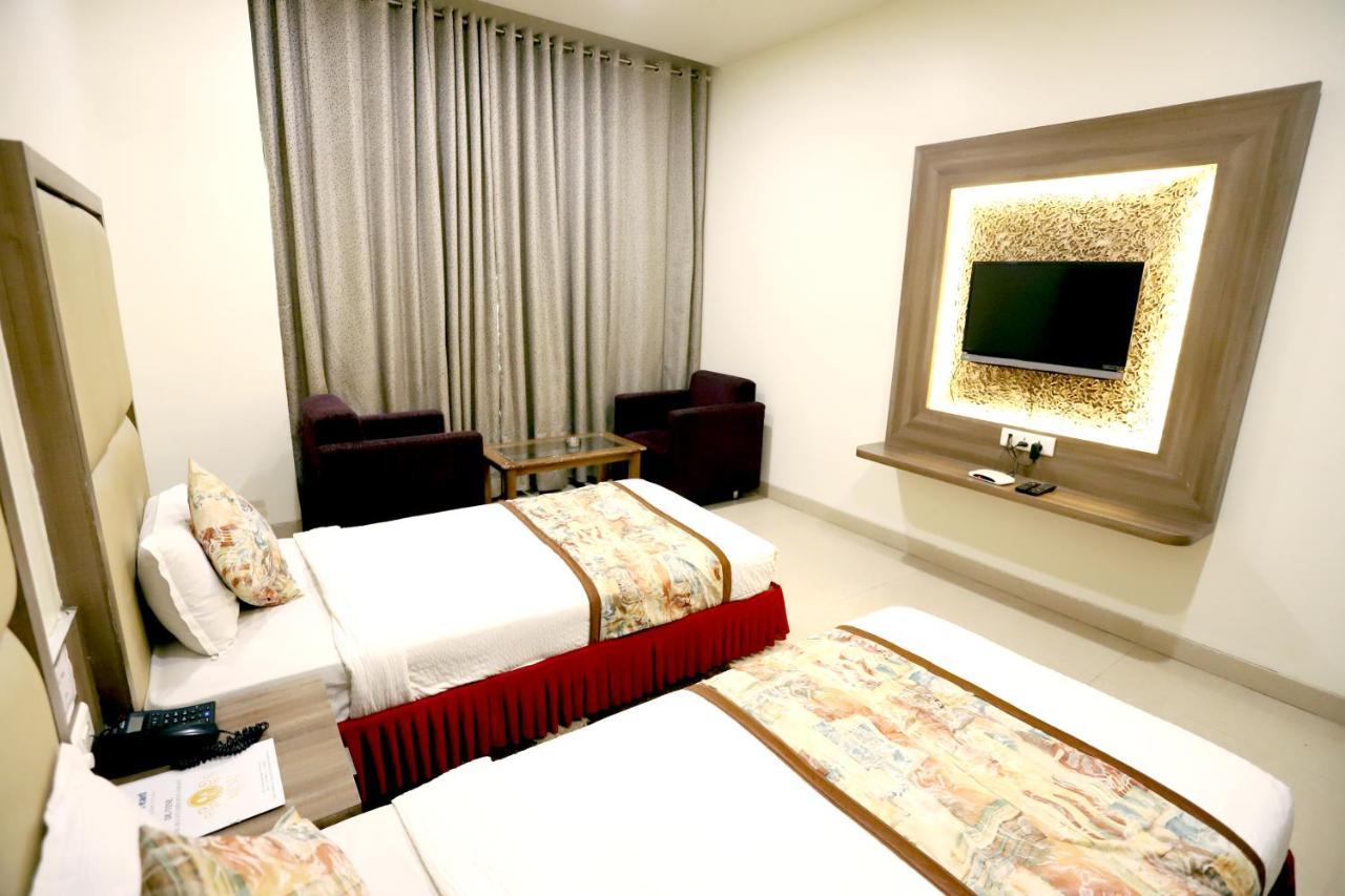 Hotel Blue Pearl โบปาล ภายนอก รูปภาพ