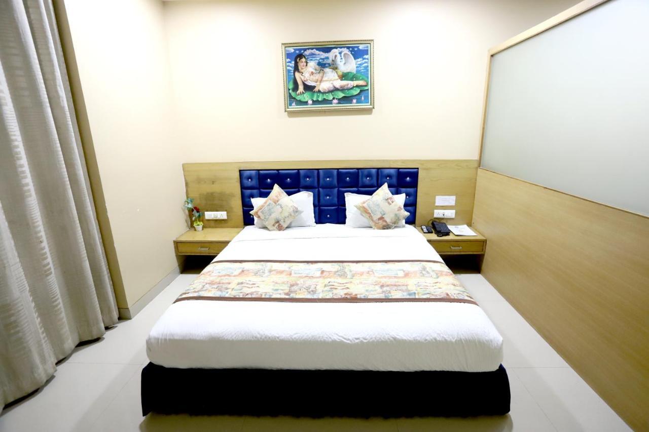 Hotel Blue Pearl โบปาล ภายนอก รูปภาพ