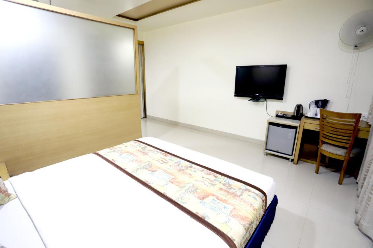 Hotel Blue Pearl โบปาล ภายนอก รูปภาพ
