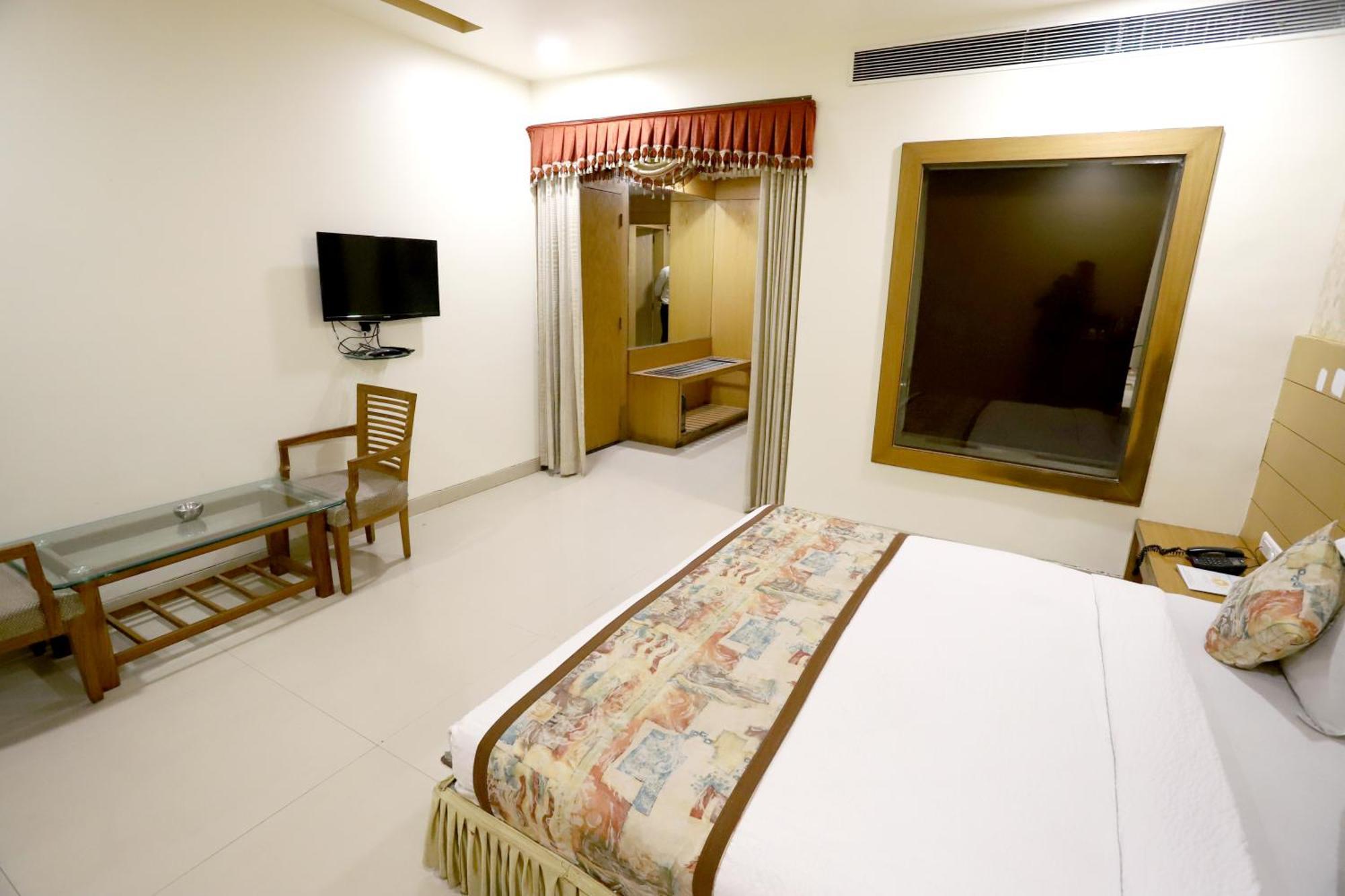 Hotel Blue Pearl โบปาล ภายนอก รูปภาพ